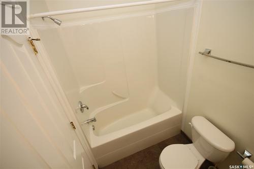 501 1901 Victoria Avenue, Regina, SK - Indoor Photo Showing Bathroom