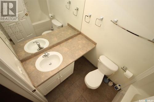 501 1901 Victoria Avenue, Regina, SK - Indoor Photo Showing Bathroom