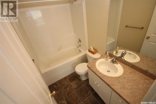 204 1901 Victoria Avenue, Regina, SK - Indoor Photo Showing Bathroom