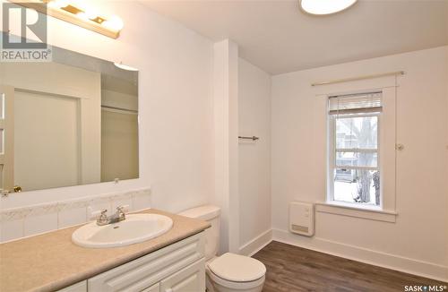 2058 Robinson Street, Regina, SK - Indoor Photo Showing Bathroom