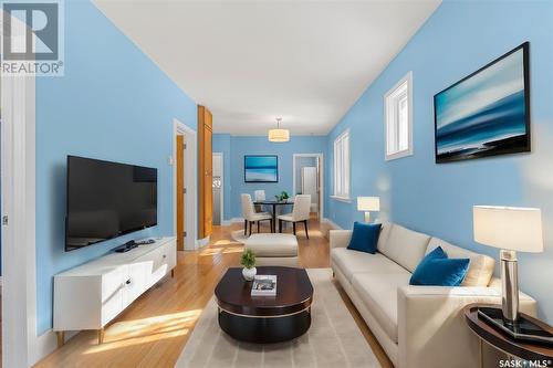 220 N Avenue S, Saskatoon, SK - Indoor Photo Showing Living Room