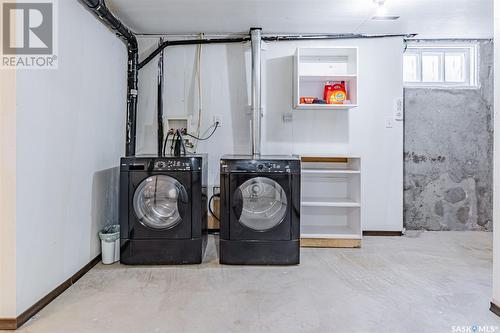 220 N Avenue S, Saskatoon, SK - Indoor Photo Showing Laundry Room