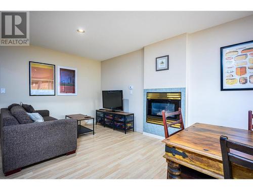 14420 Oyama Road, Lake Country, BC - Indoor Photo Showing Living Room With Fireplace