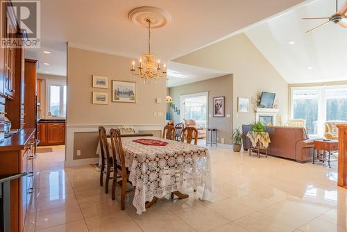 7126  3A Highway Unit# 48, Nelson, BC - Indoor Photo Showing Dining Room