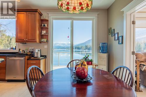 7126  3A Highway Unit# 48, Nelson, BC - Indoor Photo Showing Dining Room