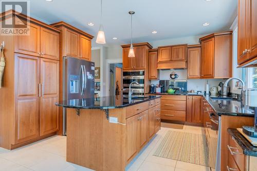 7126  3A Highway Unit# 48, Nelson, BC - Indoor Photo Showing Kitchen