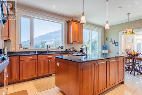 7126  3A Highway Unit# 48, Nelson, BC - Indoor Photo Showing Kitchen