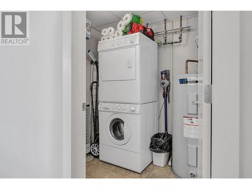 1160 Bernard Avenue Unit# 102, Kelowna, BC - Indoor Photo Showing Laundry Room