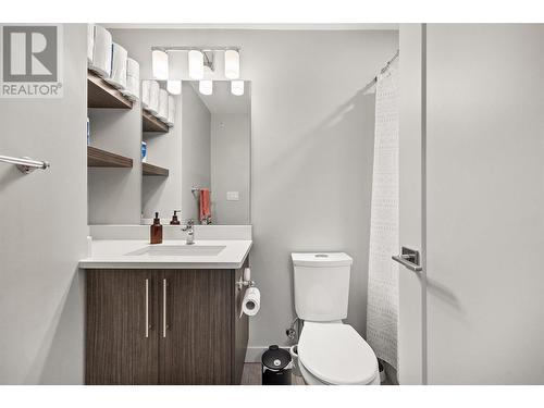 3638 Mission Springs Drive Unit# 505, Kelowna, BC - Indoor Photo Showing Bathroom