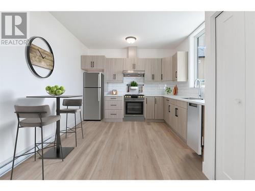 2895 Partridge Drive, Penticton, BC - Indoor Photo Showing Kitchen