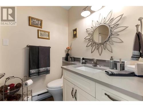 3283 Casorso Road Unit# 204, Kelowna, BC - Indoor Photo Showing Bathroom