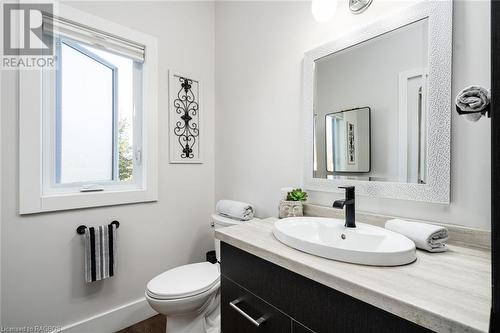 apartment bathroom - 207 Forler Street, Neustadt, ON - Indoor Photo Showing Bathroom