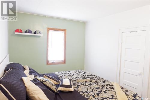 700 6Th Street W, Assiniboia, SK - Indoor Photo Showing Bedroom