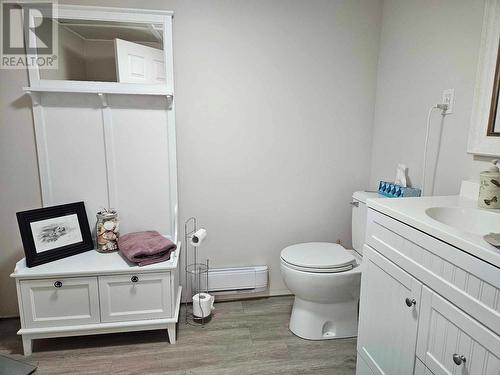 4357 Eagle Bay Road, Eagle Bay, BC - Indoor Photo Showing Bathroom