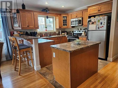 4357 Eagle Bay Road, Eagle Bay, BC - Indoor Photo Showing Kitchen