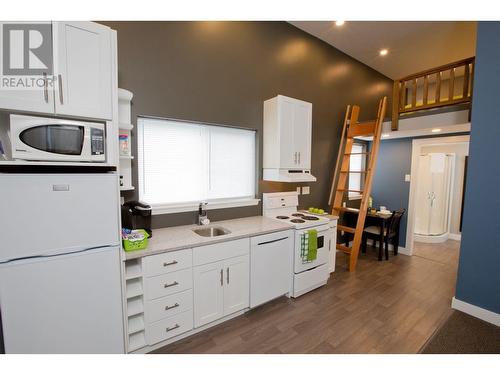 931 W 1St Avenue, Prince Rupert, BC - Indoor Photo Showing Kitchen