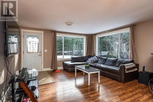 6464 Giscome Road, Prince George, BC - Indoor Photo Showing Living Room