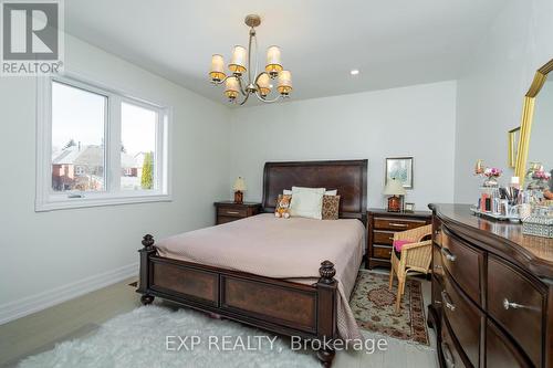 2A Chiltern Hill, Richmond Hill, ON - Indoor Photo Showing Bedroom