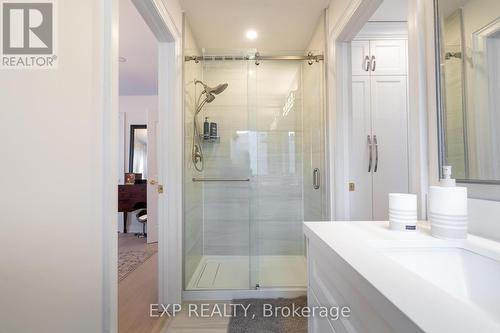 2A Chiltern Hill, Richmond Hill, ON - Indoor Photo Showing Bathroom