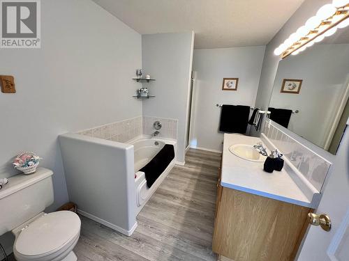 3474 Dunsmuir Road, Lac La Hache, BC - Indoor Photo Showing Bathroom