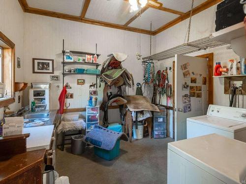 4391 Best Rd, Port Alberni, BC - Indoor Photo Showing Laundry Room