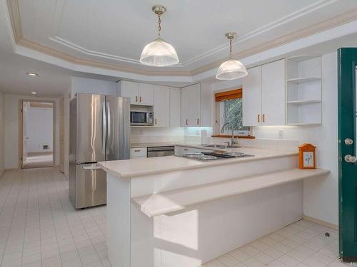 4391 Best Rd, Port Alberni, BC - Indoor Photo Showing Kitchen With Double Sink