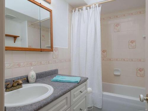 4391 Best Rd, Port Alberni, BC - Indoor Photo Showing Bathroom