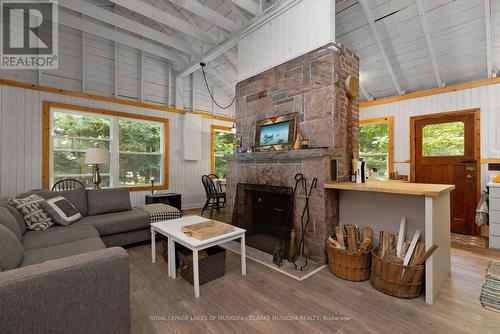 Lot 2 - 1213 Innisfree Road, Muskoka Lakes, ON - Indoor Photo Showing Living Room With Fireplace