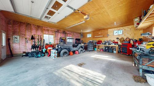 1900 Caldwell Road, Cranbrook, BC - Indoor Photo Showing Garage