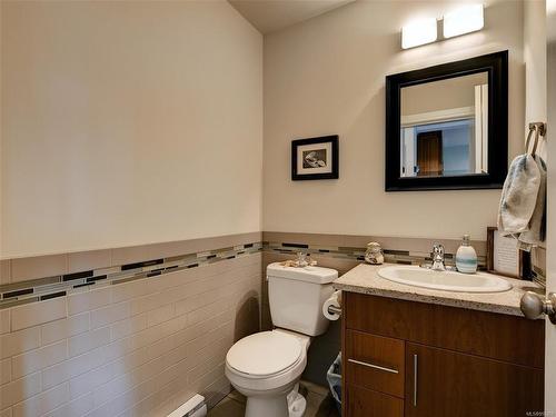 302-2732 Matson Rd, Langford, BC - Indoor Photo Showing Bathroom