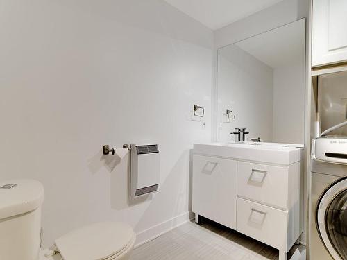 Salle de bains - 1315 Rue Balmoral, Longueuil (Saint-Hubert), QC - Indoor Photo Showing Laundry Room