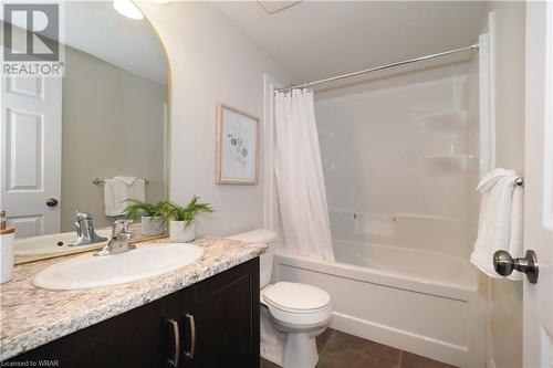 1180 Countrystone Drive Unit# 7B, Kitchener, ON - Indoor Photo Showing Bathroom