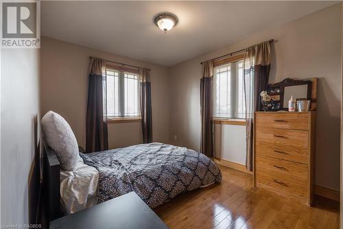 910 26Th Street E, Owen Sound, ON - Indoor Photo Showing Bedroom