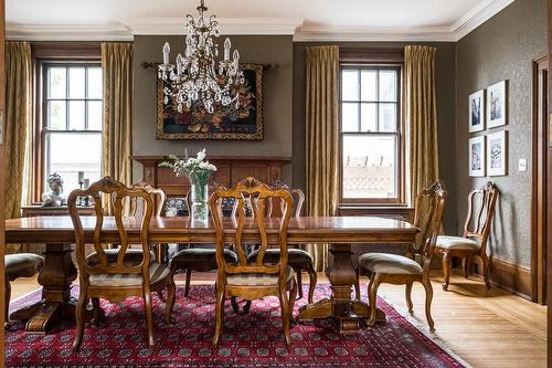 3 Ravenscliffe Avenue, Hamilton, ON - Indoor Photo Showing Dining Room
