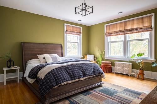 3 Ravenscliffe Avenue, Hamilton, ON - Indoor Photo Showing Bedroom