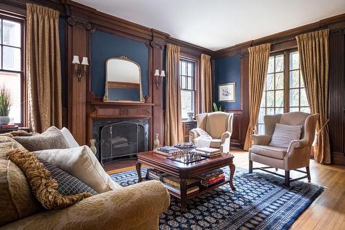 3 Ravenscliffe Avenue, Hamilton, ON - Indoor Photo Showing Living Room With Fireplace