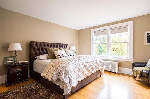 3 Ravenscliffe Avenue, Hamilton, ON - Indoor Photo Showing Bedroom