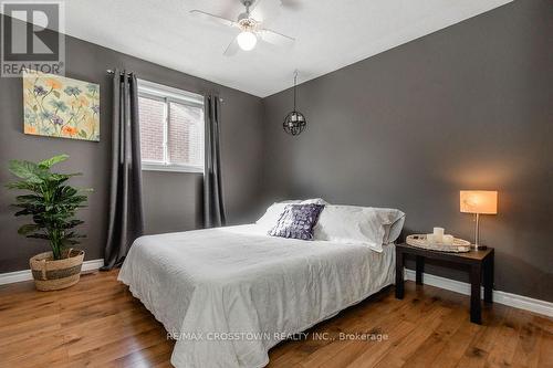 11 Victoria Street E, Innisfil, ON - Indoor Photo Showing Bedroom
