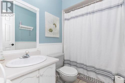 11 Victoria St E, Innisfil, ON - Indoor Photo Showing Bathroom