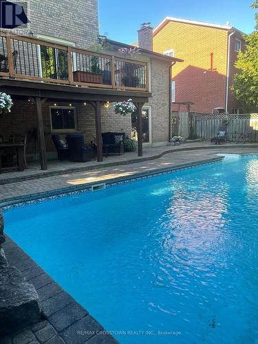 11 Victoria St E, Innisfil, ON - Outdoor With In Ground Pool