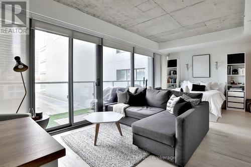 801 - 60 Colborne Street, Toronto, ON - Indoor Photo Showing Living Room