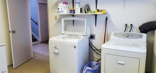 747 7Th Street, Brandon, MB - Indoor Photo Showing Laundry Room