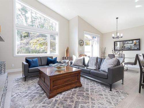 521 Elevation Pointe Terr, Colwood, BC - Indoor Photo Showing Living Room