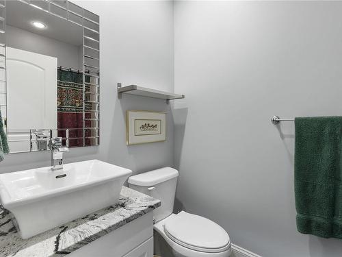 20-447 Pym St North, Parksville, BC - Indoor Photo Showing Bathroom