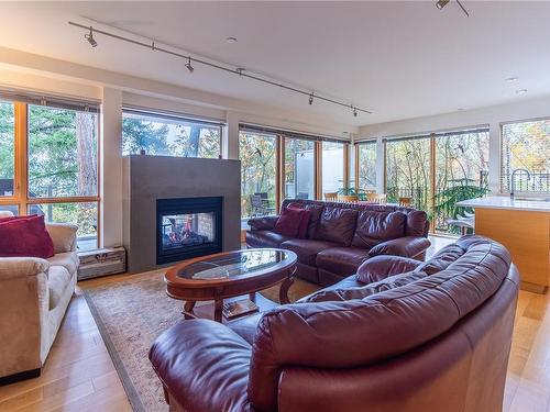 102-851 Verdier Ave, Central Saanich, BC - Indoor Photo Showing Living Room With Fireplace
