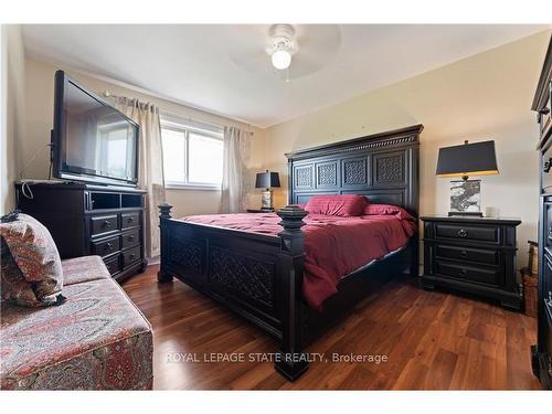 1153 Ridge Rd, Hamilton, ON - Indoor Photo Showing Bedroom