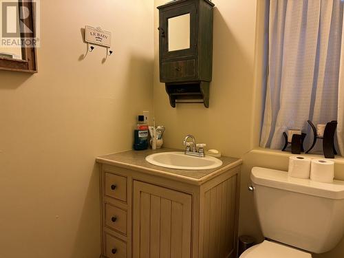 117 7101 Sakinaw Woods Drive, Pender Harbour, BC - Indoor Photo Showing Bathroom