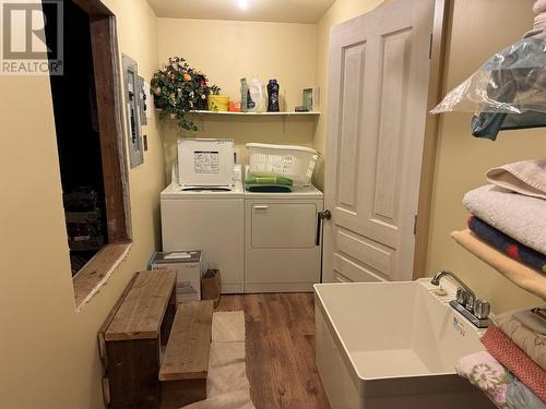 117 7101 Sakinaw Woods Drive, Pender Harbour, BC - Indoor Photo Showing Laundry Room