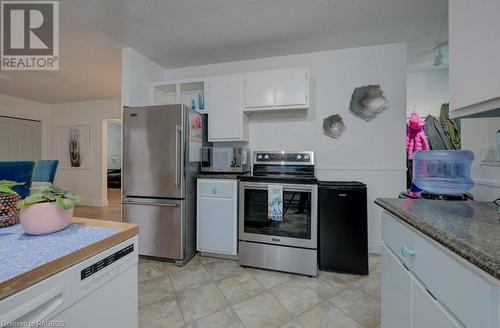 16 Pine Forest Drive, Sauble Beach, ON - Indoor Photo Showing Kitchen