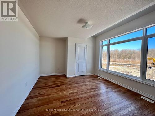 8 Zaba Rd, Barrie, ON - Indoor Photo Showing Other Room